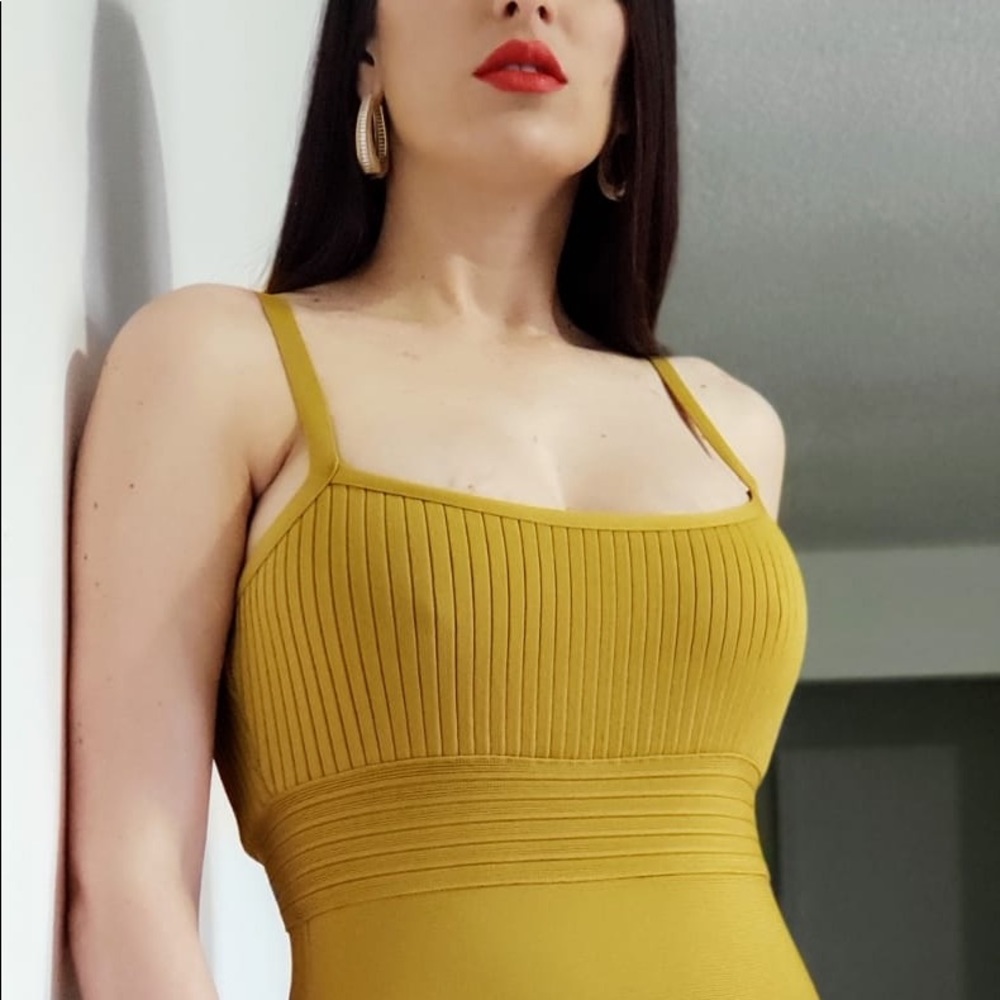 Woman’s Dresses. High Quality. Style New